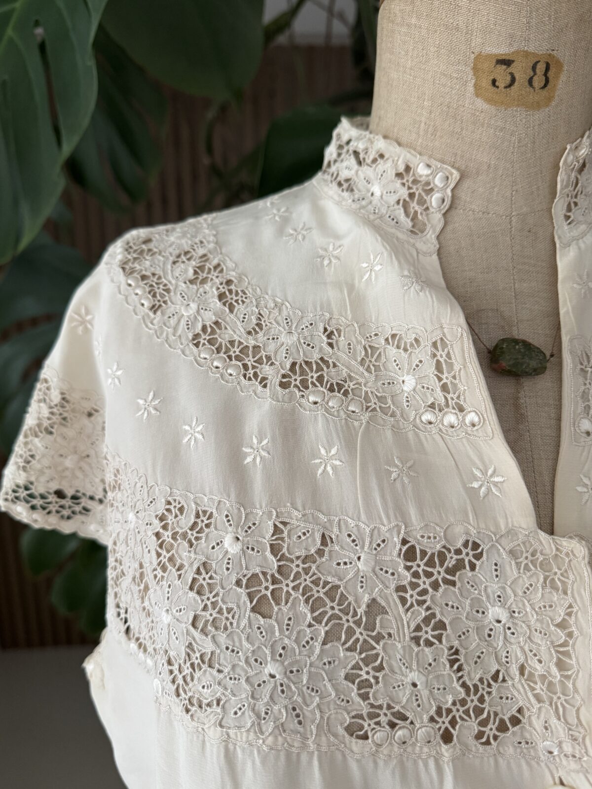 LÉA - Pièce Vintage – Image 5
